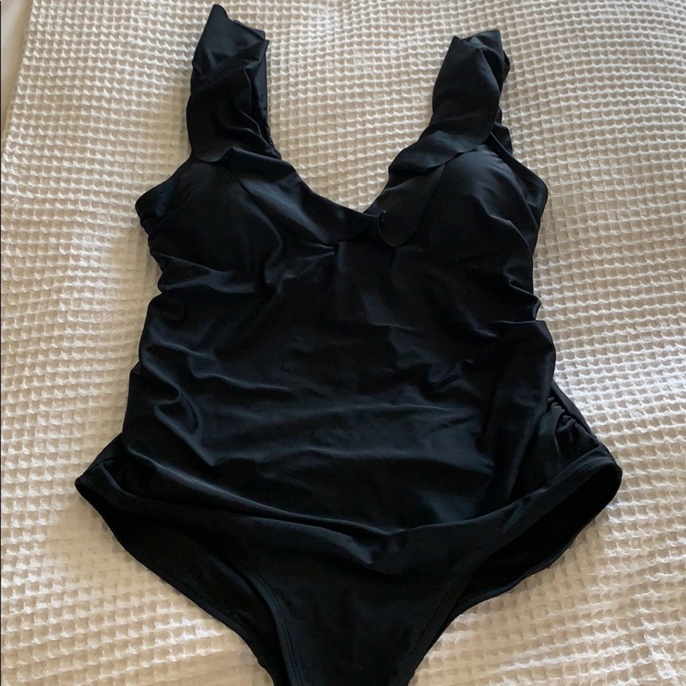 Black ruffle maternity bathing suit from old navy